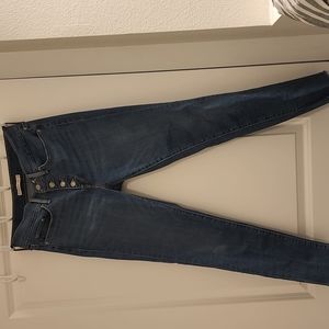 Levi's Shaping Skinny Ankle Jeans